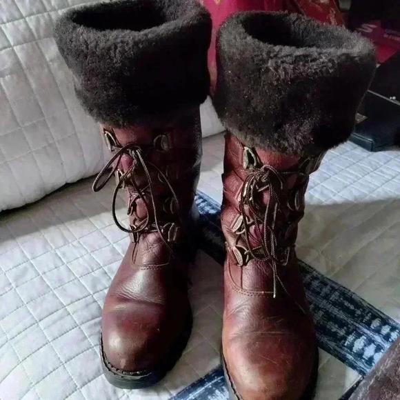 Sorel boots - Picture 3 of 9